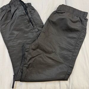 FEAR OF GOD Essentials